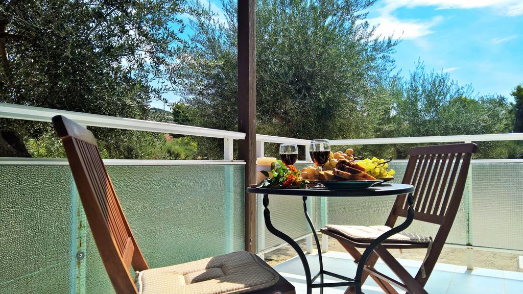 Malibu Studios & Apartments Lassi  Ngoại thất bức ảnh